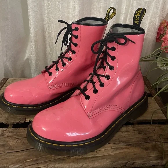 Dr. Martens Patent Pink Leather Lace-Up Boots 1460W. Size 11 - Picture 2 of 10